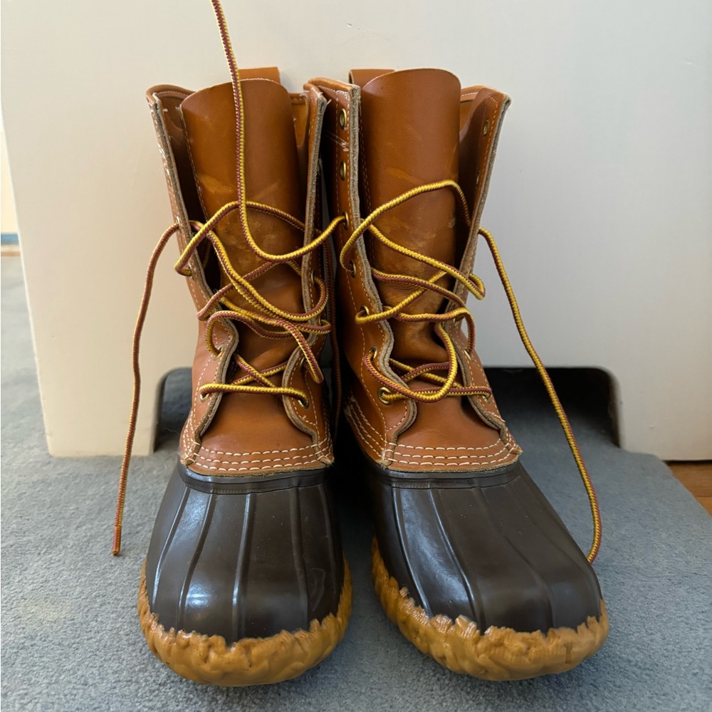 NWOT Bean boots 8 in size 7